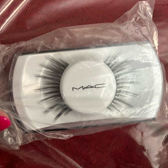 M·A·C Lash/87 Maximalist Lash - Picture 3 of 3